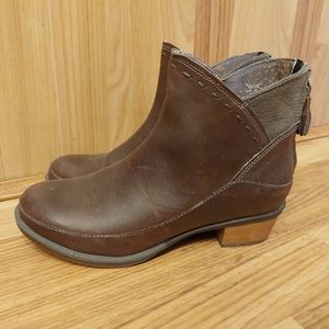 Chaco Cataluna Mid Womens Size 7 Waterproof  Boots Brown